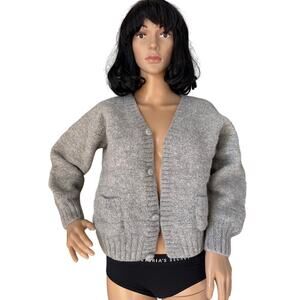 Peruvian Alpaca V neck Sweater in gray faux button down side pockets medium